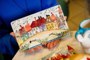 swelokal: Keramika – Die etwas andere Leinwand