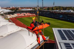 Rettung aus großer Höhe im Steigerwaldstadion